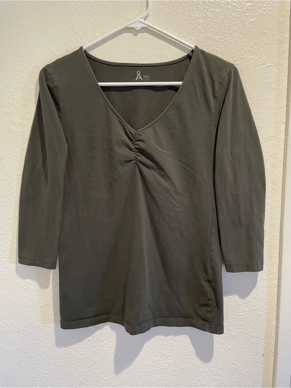 Åhléns Dark Grey Center-Ruched V-Neck 3/4-Sleeve Top - Size Small